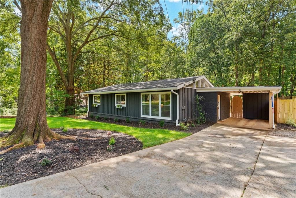 3 bedroom, 2 bathroom, 1,515 sq ft single family residence sold at 3520 Sexton Woods Drive, Atlanta, GA 30319