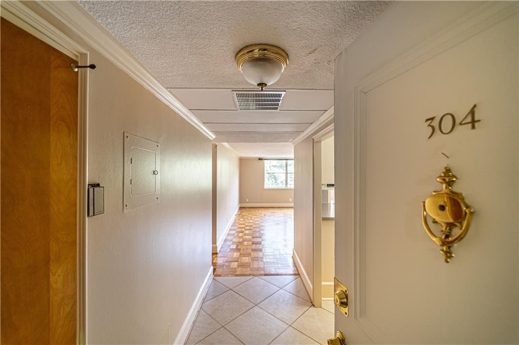 2 bedroom, 2 bathroom, 1,012 sq ft condominium sold at 2965 Pharr Court South 304, Atlanta, GA 30305