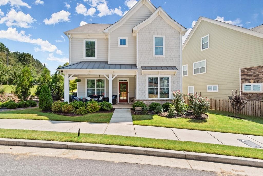 3 bedroom, 3 bathroom, 2,317 sq ft single family residence sold at 1977 Boyd Trace Lane, Atlanta, GA 30318