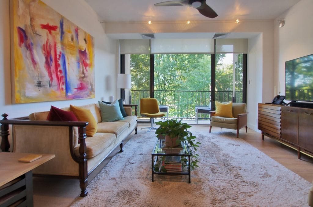 1 bedroom, 1 bathroom, 862 sq ft condominium sold at 145 15th Street 207, Atlanta, GA 30309