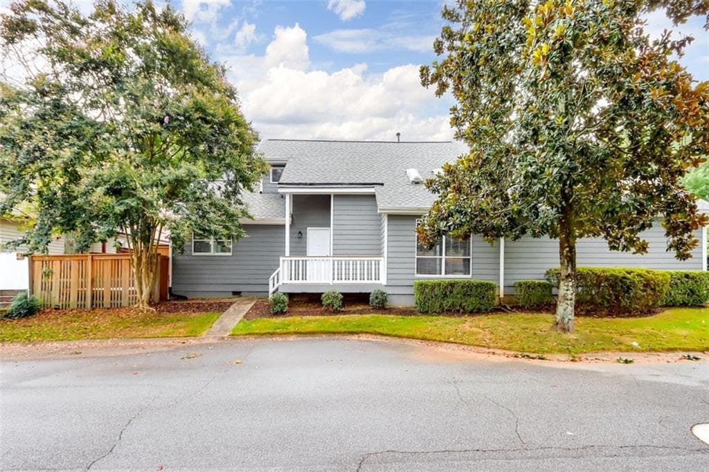 3 bedroom, 2 bathroom, 1,758 sq ft single family residence sold at 943 Bobcat Court, Marietta, GA 30067