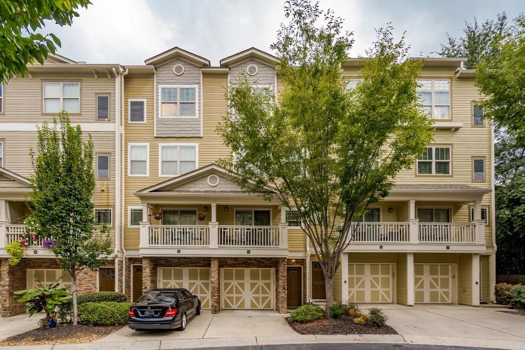 1 bedroom, 2 bathroom, 1,134 sq ft condominium sold at 216 Semel Circle 375, Atlanta, GA 30309