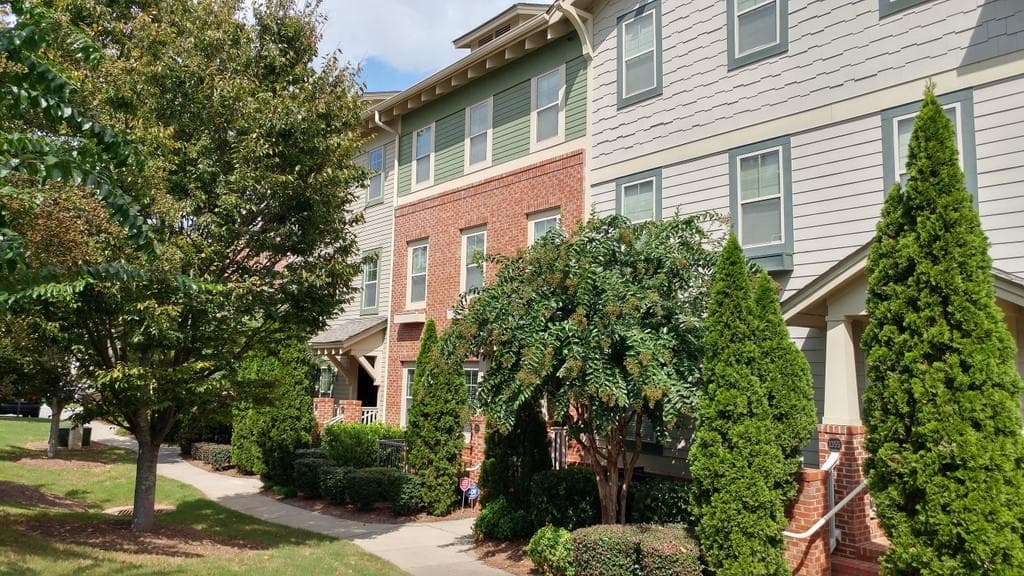 2 bedroom, 3 bathroom, 1,806 sq ft condominium sold at 1353 Shackleford Drive, Atlanta, GA 30316