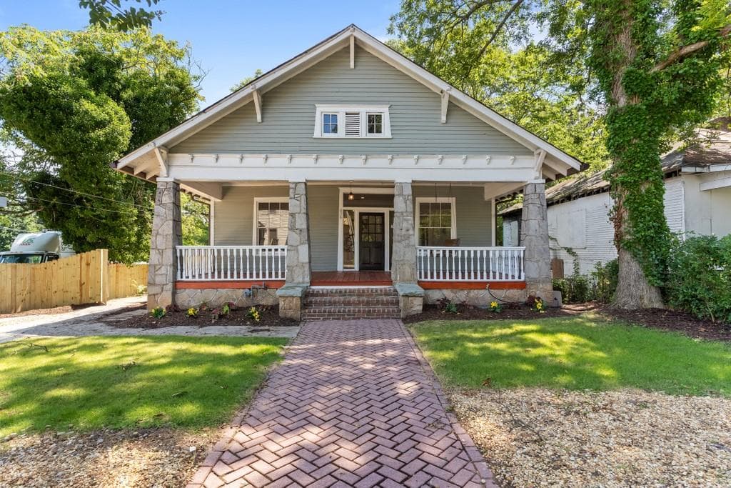 9 bedroom, 6 bathroom, 5,110 sq ft single family residence sold at 636 Lawton Street SW, Atlanta, GA 30310
