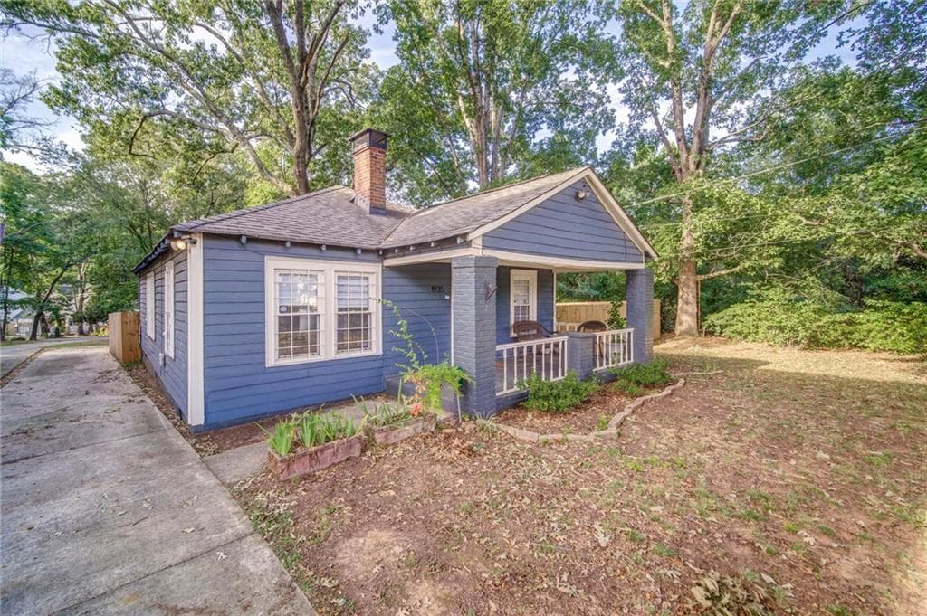 2 bedroom, 1 bathroom, 980 sq ft single family residence sold at 1935 Braeburn Circle, Atlanta, GA 30316