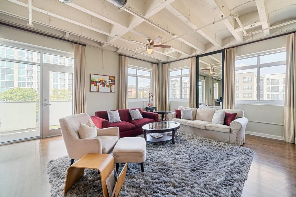 2 bedroom, 2 bathroom, 1,625 sq ft condominium sold at 805 Peachtree Street 405, Atlanta, GA 30308