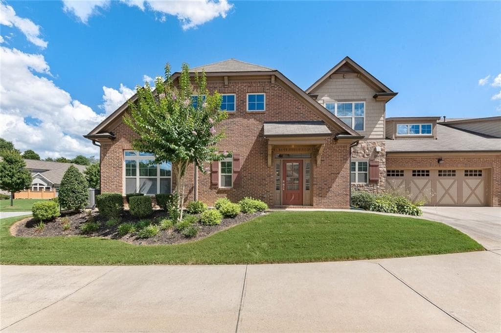 3 bedroom, 3 bathroom, 2,502 sq ft condominium sold at 2791 Middlecreek Way, Cumming, GA 30041