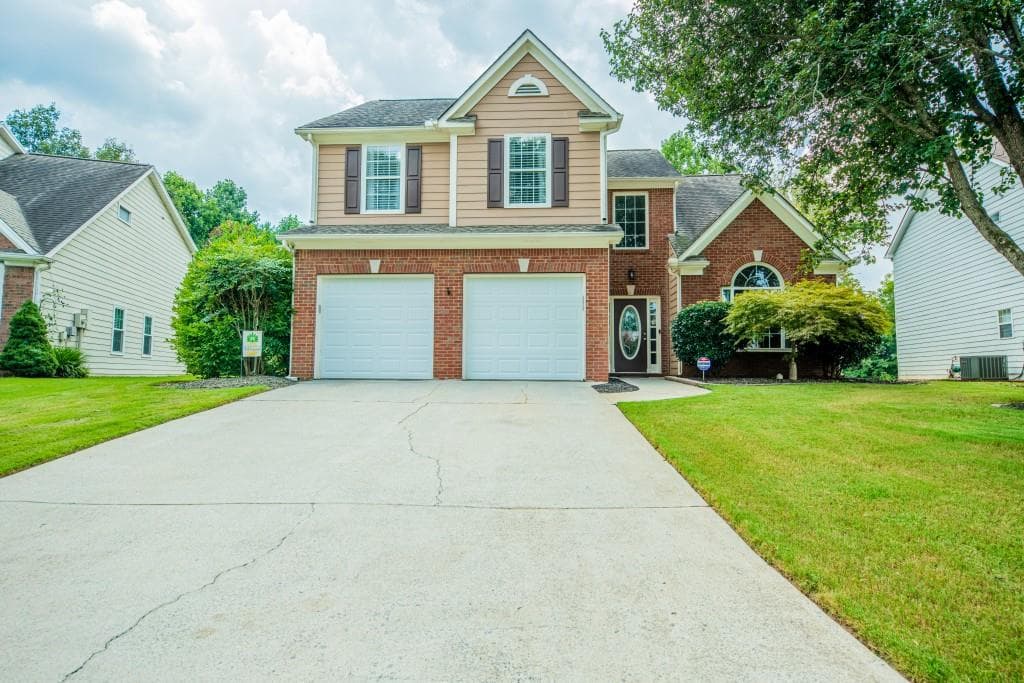 4 bedroom, 3 bathroom, 2,235 sq ft single family residence sold at 1340 Primrose Drive, Roswell, GA 30076