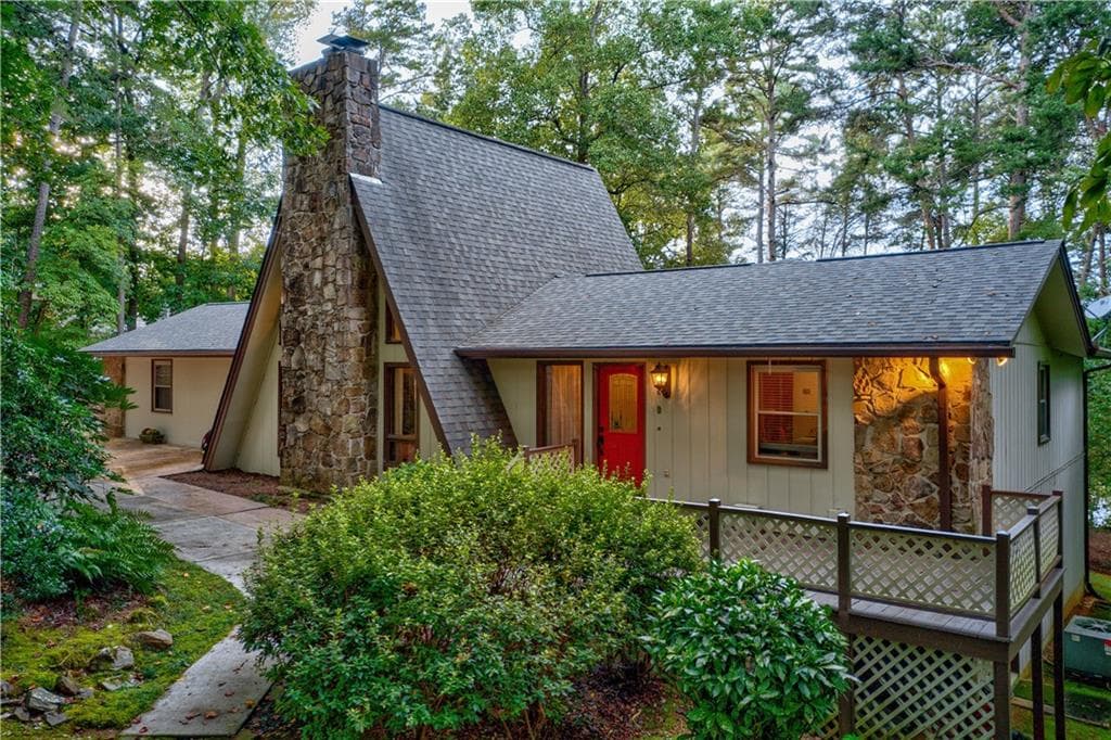 4 bedroom, 4 bathroom, 3,714 sq ft single family residence sold at 6001 Blackberry Lane, Buford, GA 30518