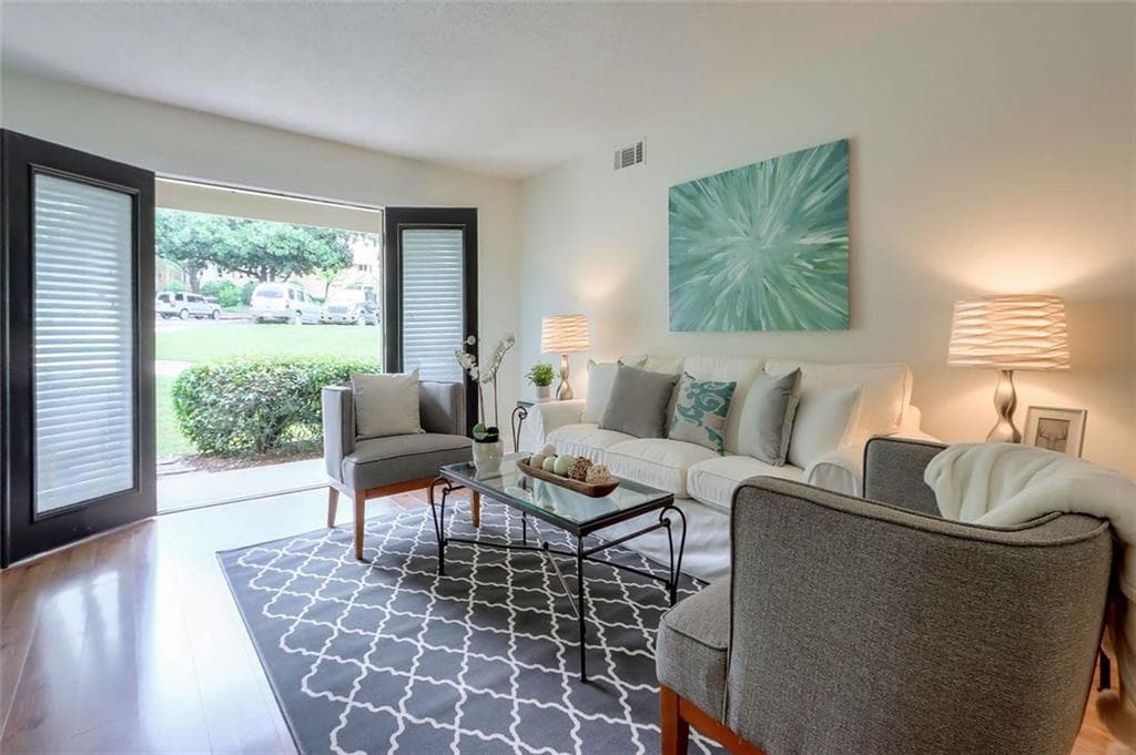 1 bedroom, 1 bathroom, 756 sq ft condominium sold at 3650 Ashford Dunwoody Road 515, Brookhaven, GA 30319