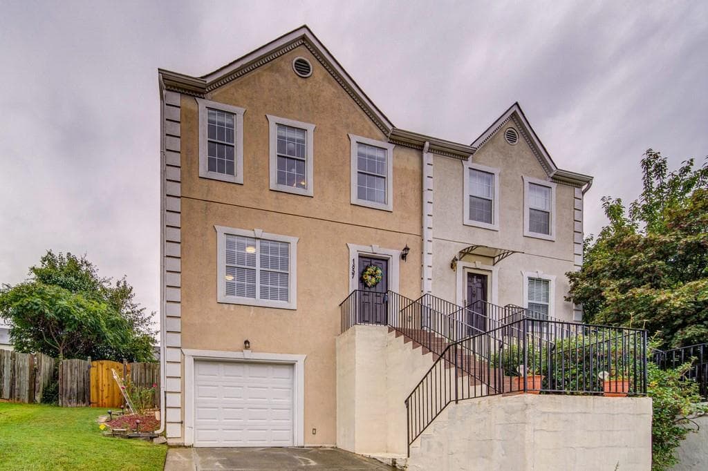 3 bedroom, 3 bathroom, 1,452 sq ft townhouse sold at 1857 Barrington Court, Marietta, GA 30066