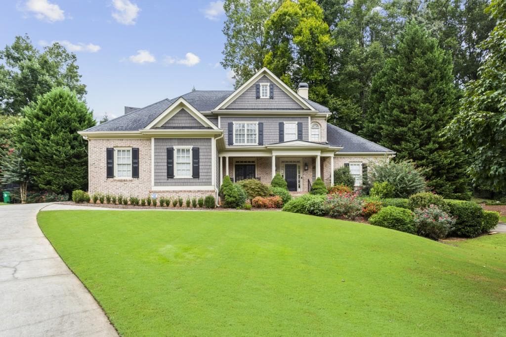 5 bedroom, 5 bathroom, 5,100 sq ft single family residence sold at 1662 Brookhaven Close, Brookhaven, GA 30319