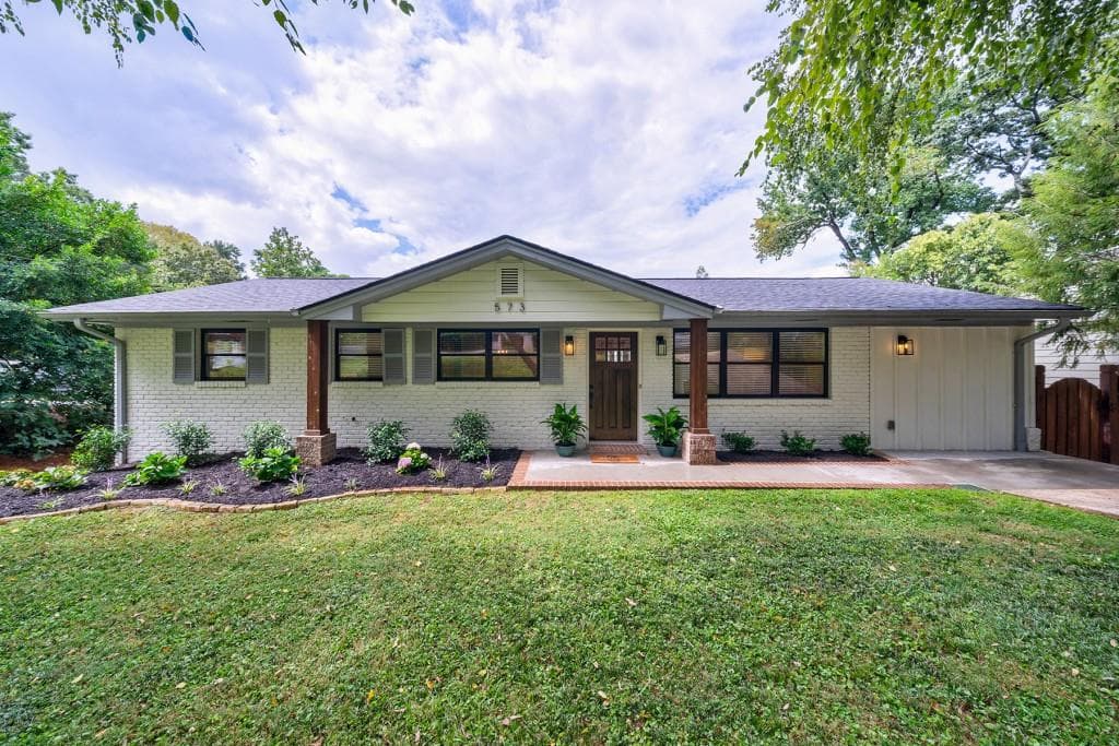 3 bedroom, 3 bathroom single family residence sold at 573 Hascall Road, Atlanta, GA 30309