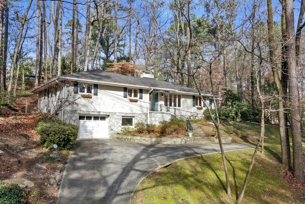 4 bedroom, 3 bathroom, 1,858 sq ft single family residence sold at 1110 Lee Circle, Atlanta, GA 30324