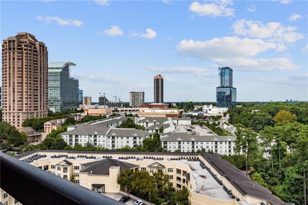 1 bedroom, 1 bathroom, 950 sq ft condominium sold at 3481 Lakeside Drive 2001, Atlanta, GA 30326