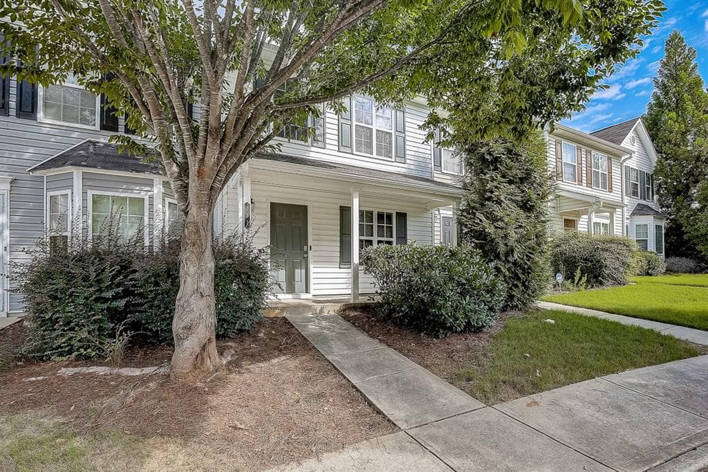2 bedroom, 3 bathroom, 1,474 sq ft single family residence sold at 731 Crestwell Circle, Atlanta, GA 30331