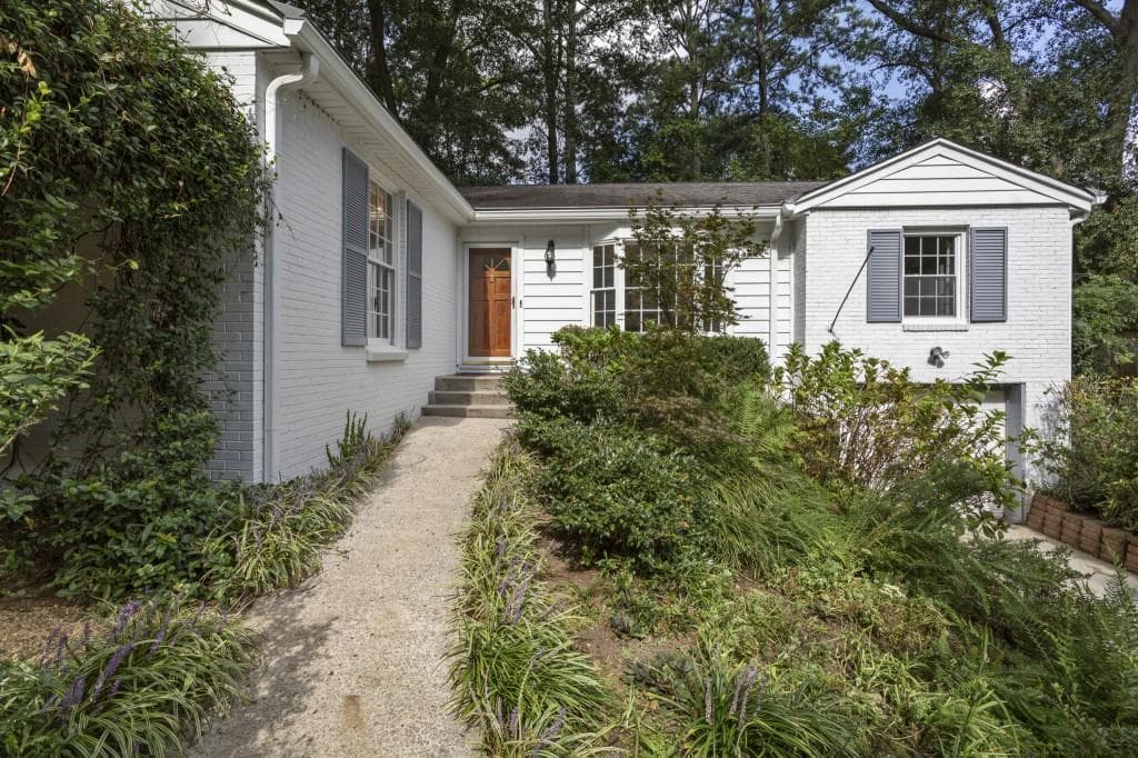 3 bedroom, 2 bathroom, 1,510 sq ft single family residence sold at 2338 Strathmore Drive, Atlanta, GA 30324