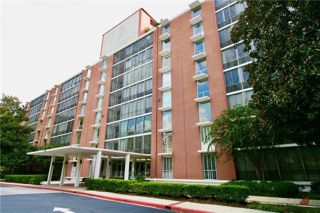 1 bedroom, 1 bathroom, 815 sq ft condominium sold at 130 26th Street 712, Atlanta, GA 30309
