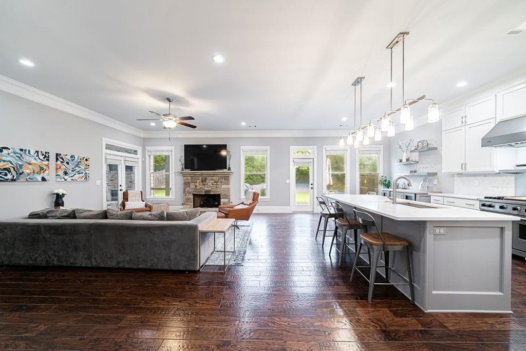 5 bedroom, 4 bathroom, 4,034 sq ft single family residence sold at 2729 Tallulah Drive, Brookhaven, GA 30319