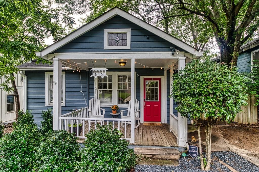 3 bedroom, 2 bathroom, 1,433 sq ft single family residence sold at 613 Glenwood Place, Atlanta, GA 30316