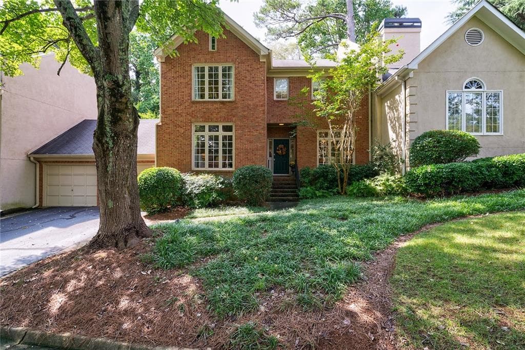 3 bedroom, 3 bathroom, 2,544 sq ft townhouse sold at 21 Paces West Drive, Atlanta, GA 30327