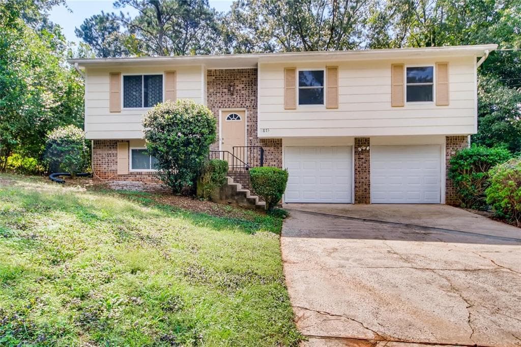 5817 Oakleaf Way, Stone Mountain, GA 30087 — most recent listing photo