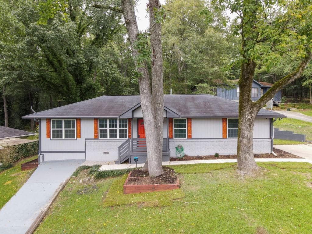 4 bedroom, 2 bathroom, 1,565 sq ft single family residence sold at 892 Hutchens Road, Atlanta, GA 30354