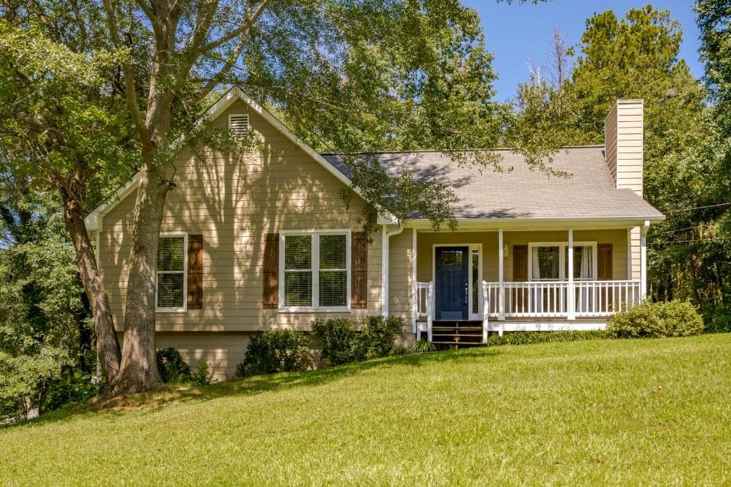 3 bedroom, 2 bathroom, 1,278 sq ft single family residence sold at 18 W Ridge Drive, Cartersville, GA 30121