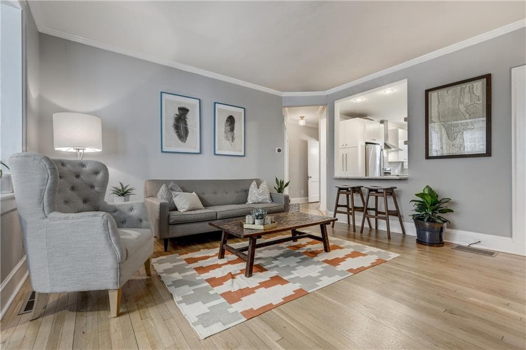 1 bedroom, 1 bathroom, 932 sq ft condominium sold at 435 10th Street 19, Atlanta, GA 30309