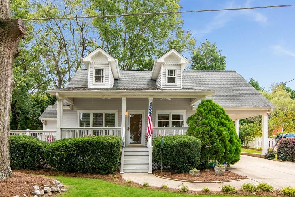 3 bedroom, 3 bathroom, 1,352 sq ft single family residence sold at 7325 Heard Road, Cumming, GA 30041