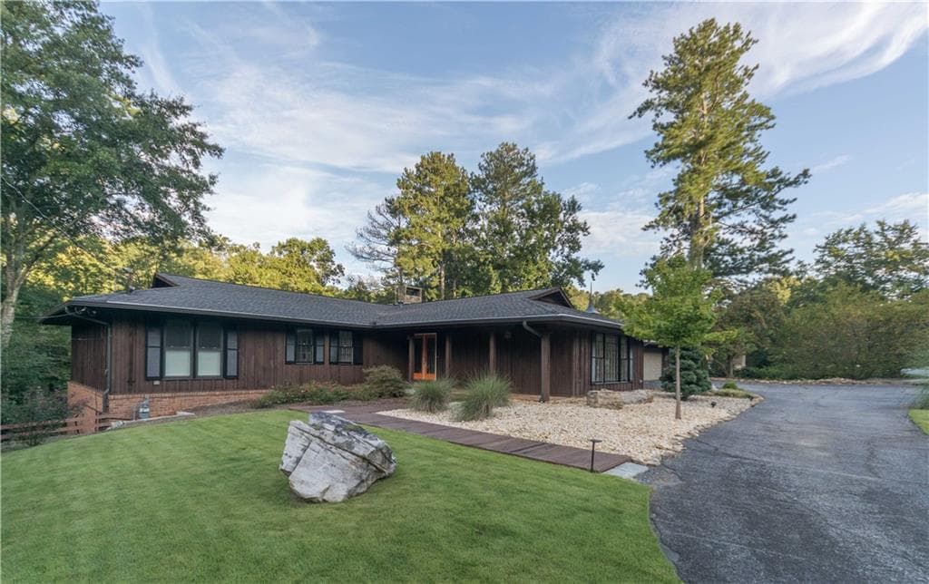 9430 River Lake Drive, Roswell, GA 30075 — most recent listing photo