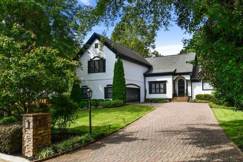 125 Bayvale Court, Sandy Springs, GA 30328 — most recent listing photo