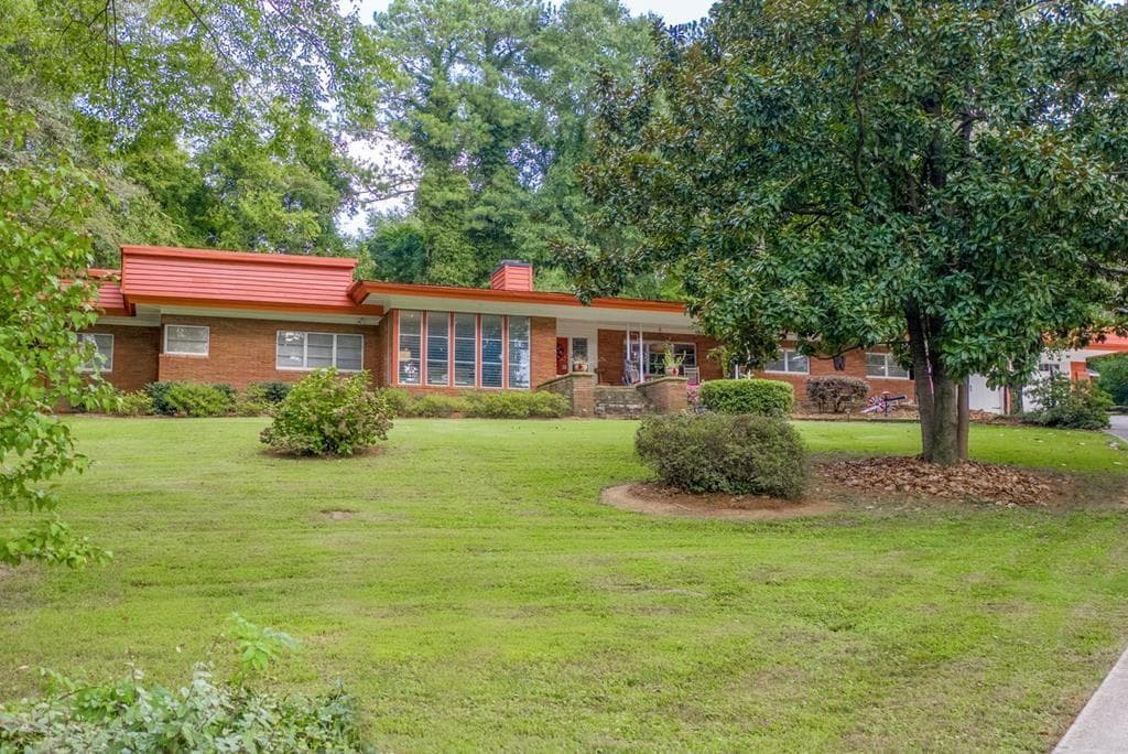 3 bedroom, 2 bathroom single family residence sold at 903 W Walnut Ave, Dalton, GA 30720