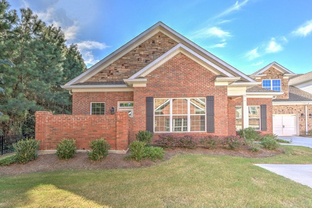 3 bedroom, 3 bathroom, 2,563 sq ft condominium sold at 202 Haven Circle, Douglasville, GA 30135