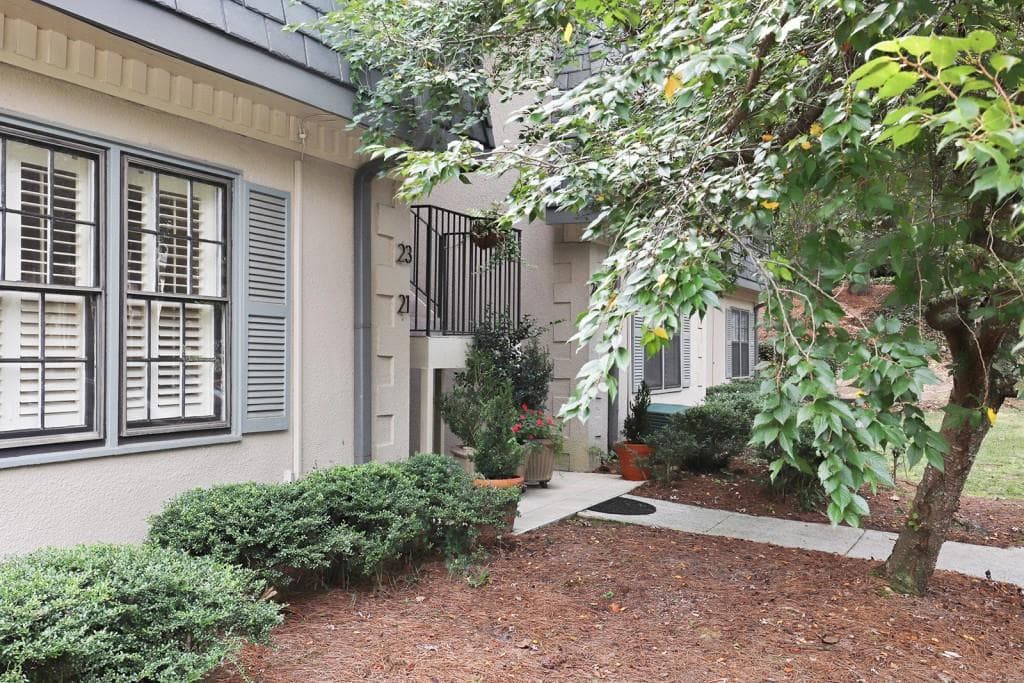 3 bedroom, 2 bathroom, 1,459 sq ft condominium sold at 21 Glenald Way, Atlanta, GA 30327