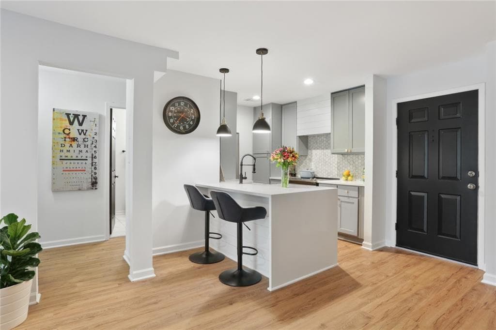 2 bedroom, 2 bathroom, 1,224 sq ft condominium sold at 23000 Plantation Drive 304, Atlanta, GA 30324
