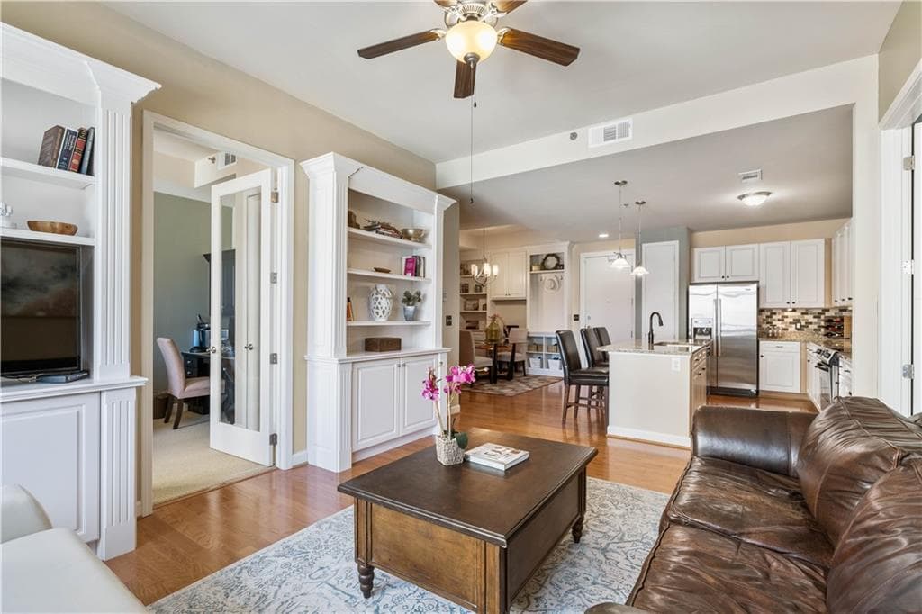 2 bedroom, 2 bathroom, 1,061 sq ft condominium sold at 711 Cosmopolitan Drive 222, Atlanta, GA 30324
