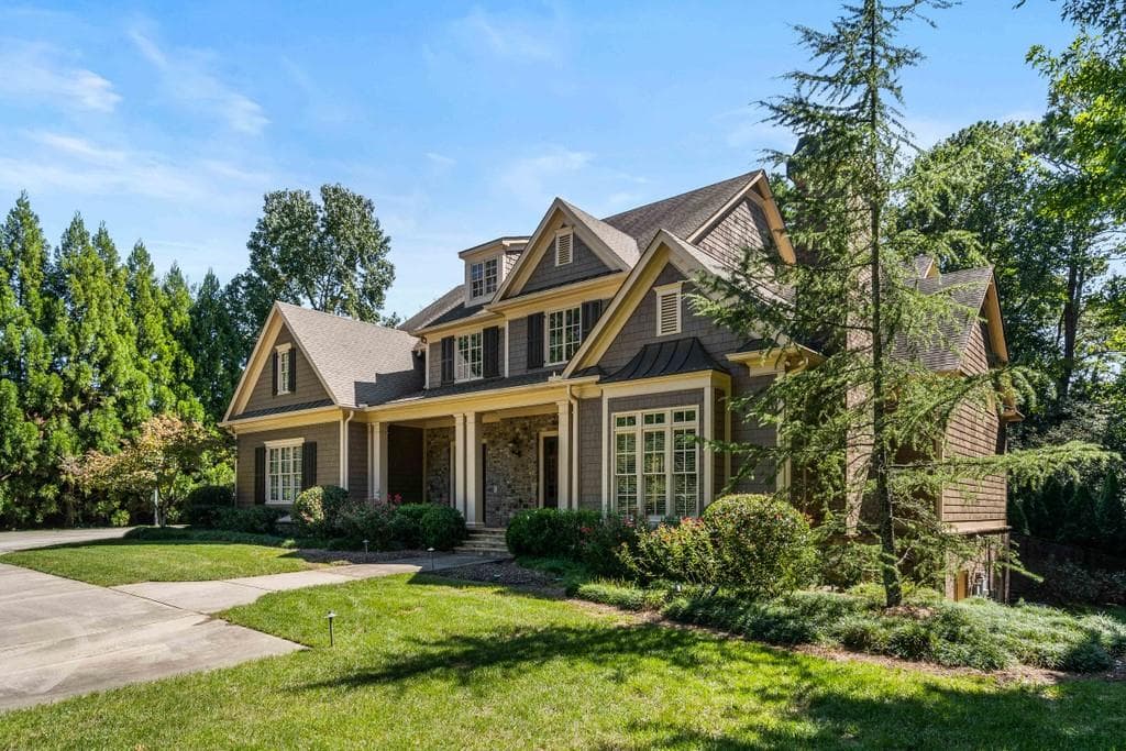 6 bedroom, 8 bathroom, 7,232 sq ft single family residence sold at 4968 Long Island Drive, Atlanta, GA 30327
