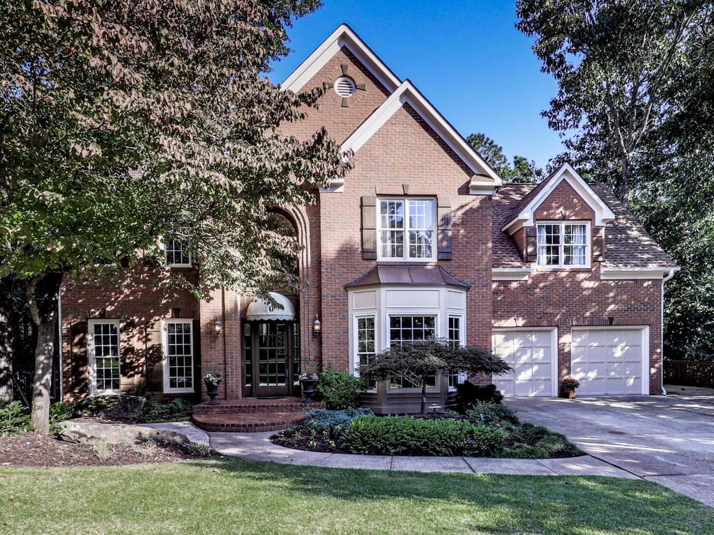 4 bedroom, 4 bathroom, 3,904 sq ft single family residence sold at 1086 Longwood Drive, Woodstock, GA 30189