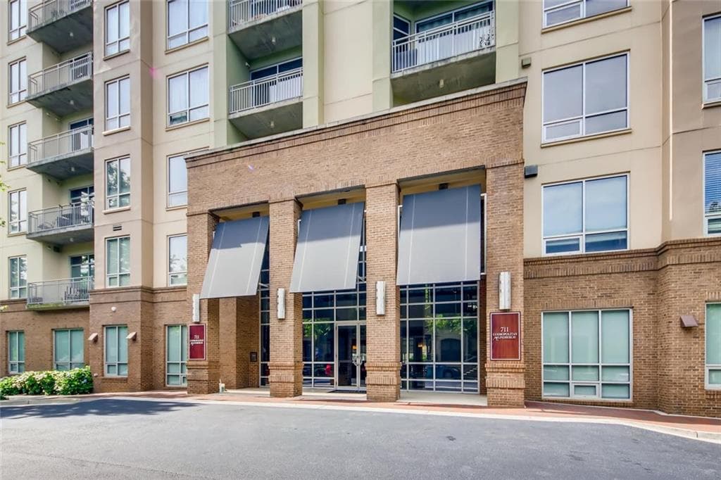 1 bedroom, 2 bathroom, 853 sq ft condominium sold at 711 Cosmopolitan Drive 438, Atlanta, GA 30324