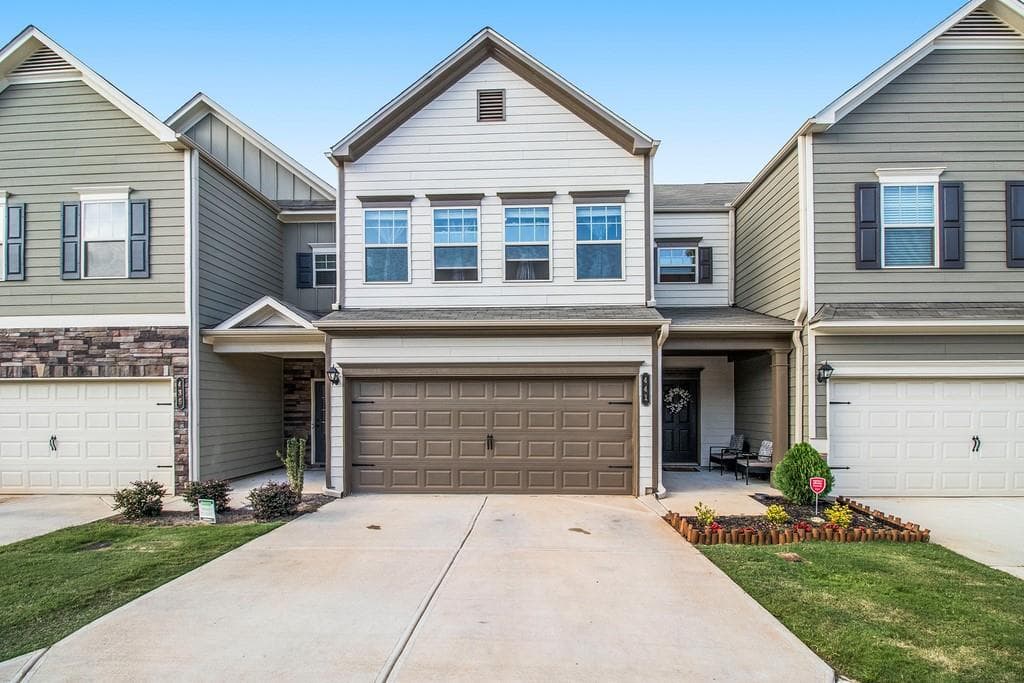 3 bedroom, 3 bathroom, 1,897 sq ft townhouse sold at 441 Crescent Woode Drive, Dallas, GA 30157