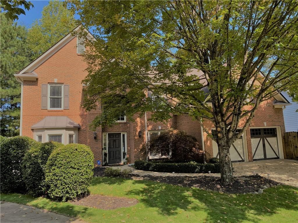 4 bedroom, 3 bathroom, 2,803 sq ft single family residence sold at 6180 GEORGETOWN PARK Drive, Norcross, GA 30071