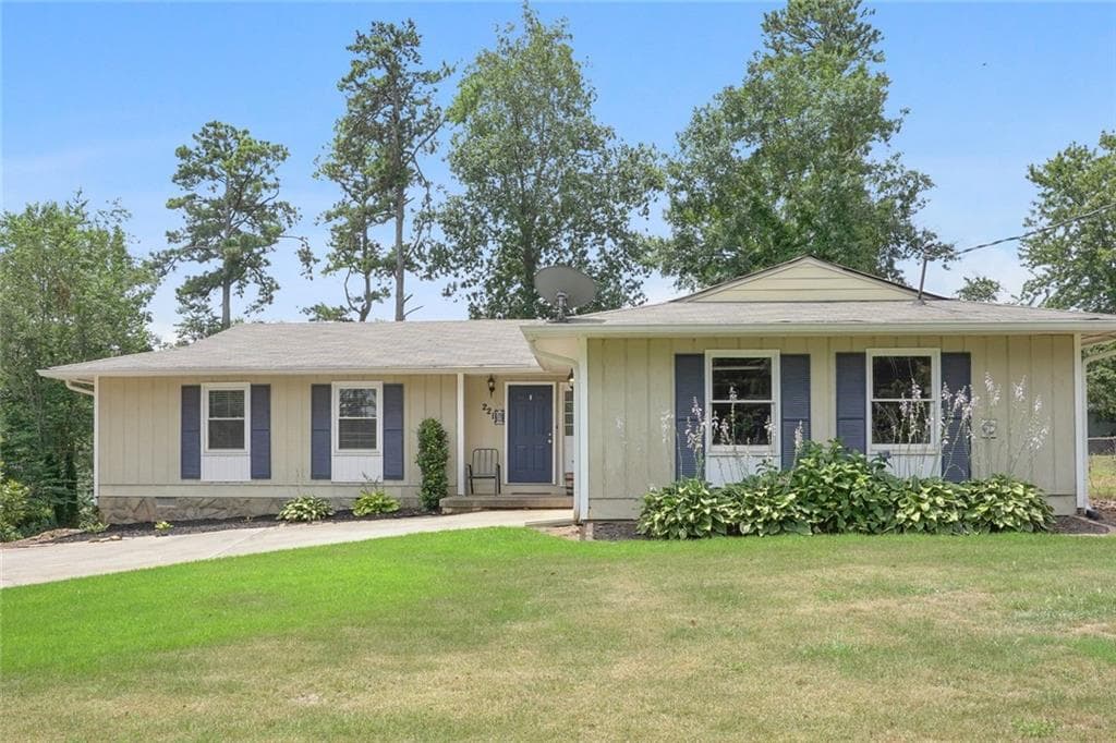 3 bedroom, 2 bathroom, 1,526 sq ft single family residence sold at 221 Caboose Lane, Woodstock, GA 30189