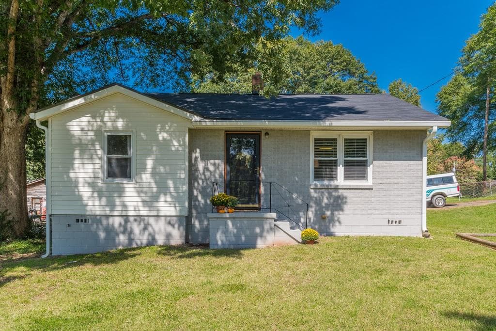 4 bedroom, 2 bathroom, 1,464 sq ft single family residence sold at 973 Dell Avenue, Smyrna, GA 30080