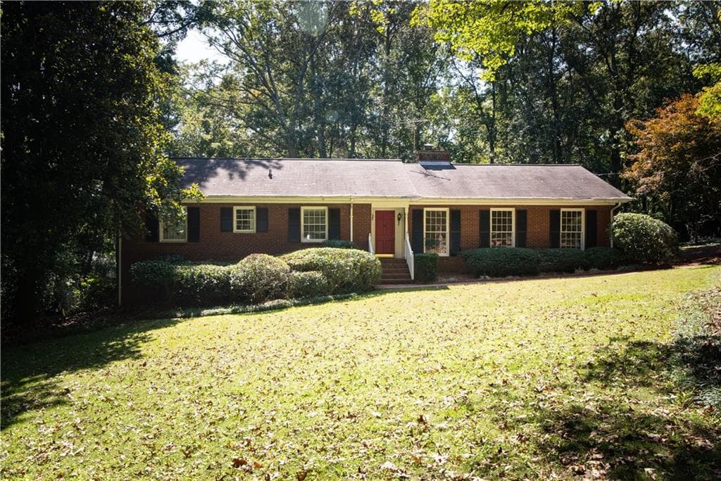 4 bedroom, 2 bathroom, 2,018 sq ft single family residence sold at 827 Hickory Drive, Marietta, GA 30064