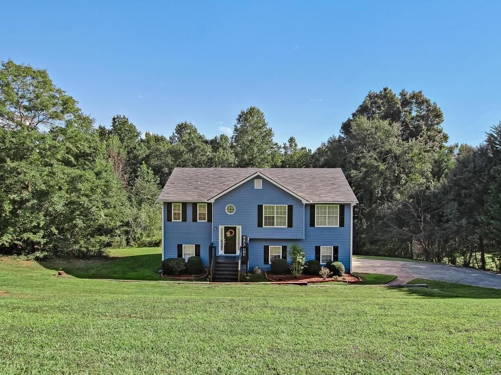 4 bedroom, 3 bathroom, 1,666 sq ft single family residence sold at 536 Hickeria Way, Winder, GA 30680