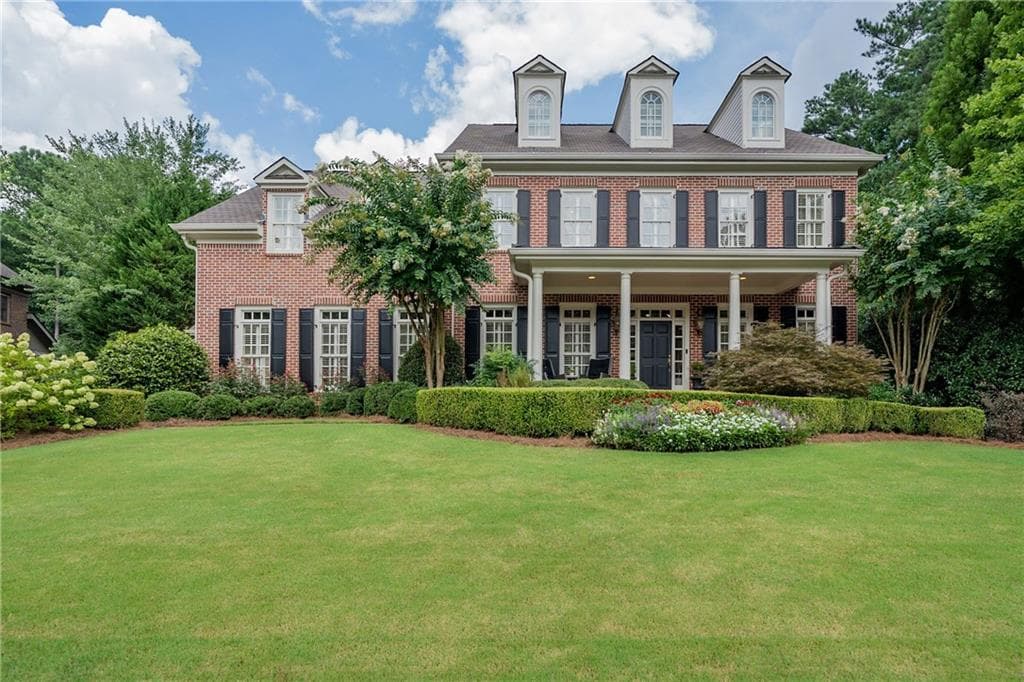 6 bedroom, 7 bathroom, 7,483 sq ft single family residence sold at 390 Ivy Knoll, Atlanta, GA 30342