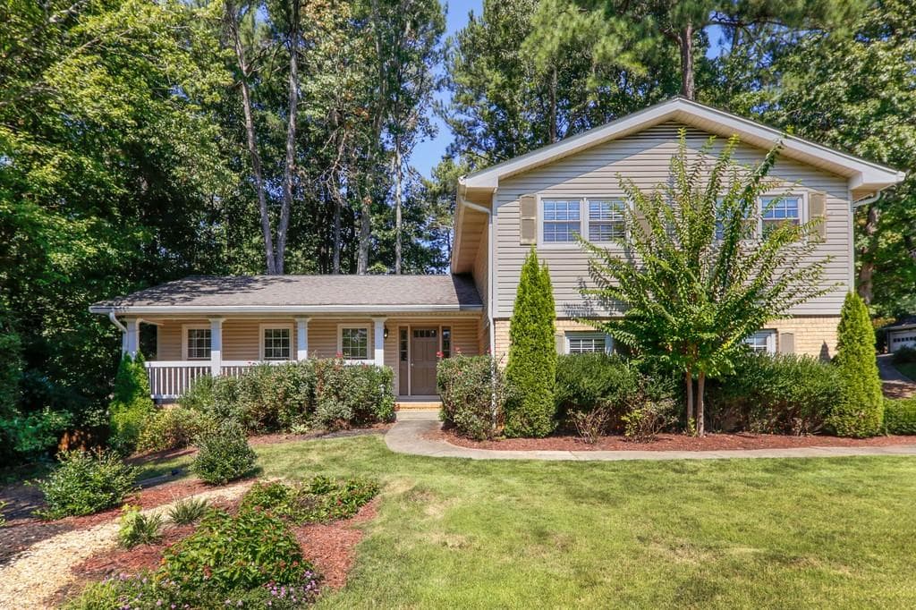 2710 Amberly Way, Dunwoody, GA 30360 — most recent listing photo