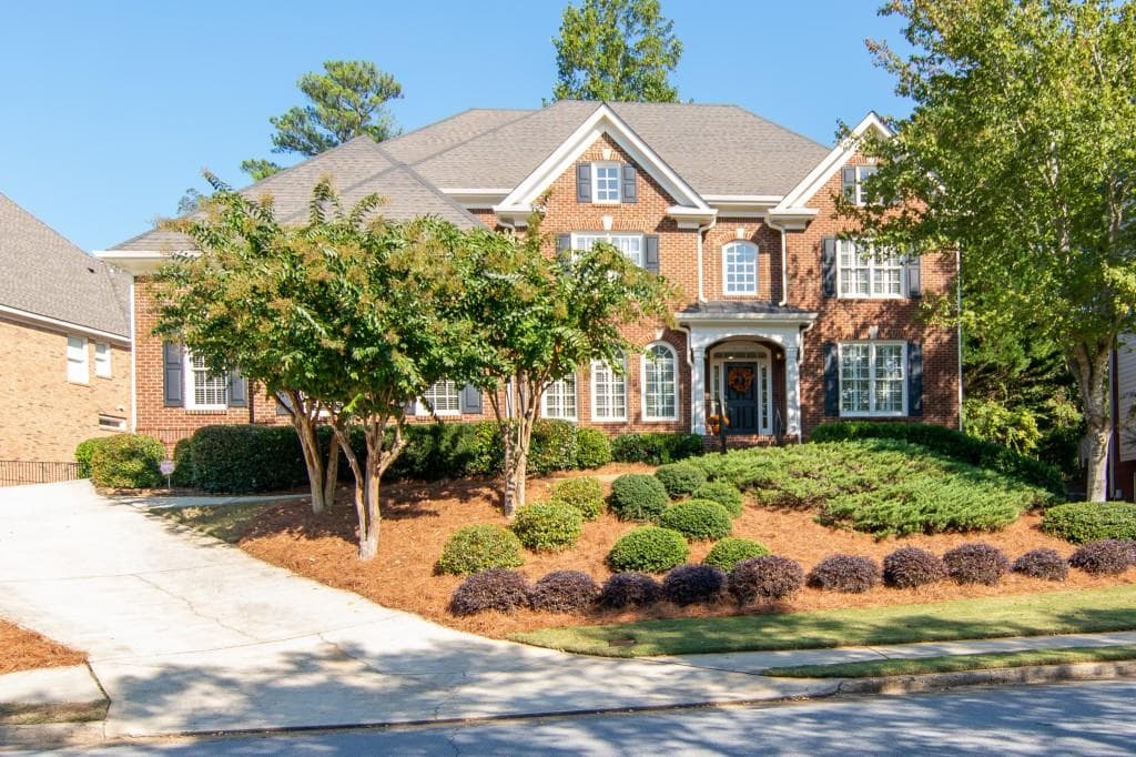 5 bedroom, 5 bathroom, 4,042 sq ft single family residence sold at 2744 Fairway Knoll Court, Dacula, GA 30019