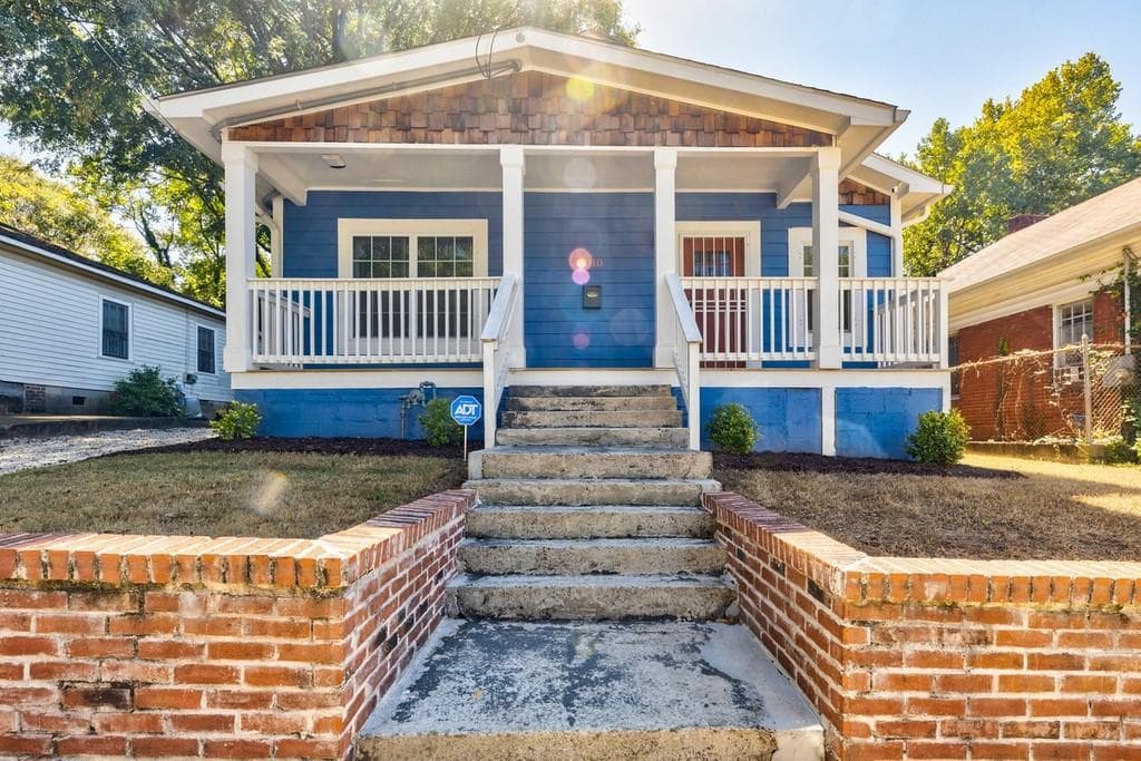 3 bedroom, 2 bathroom, 1,241 sq ft single family residence sold at 1010 Palmetto Avenue, Atlanta, GA 30314